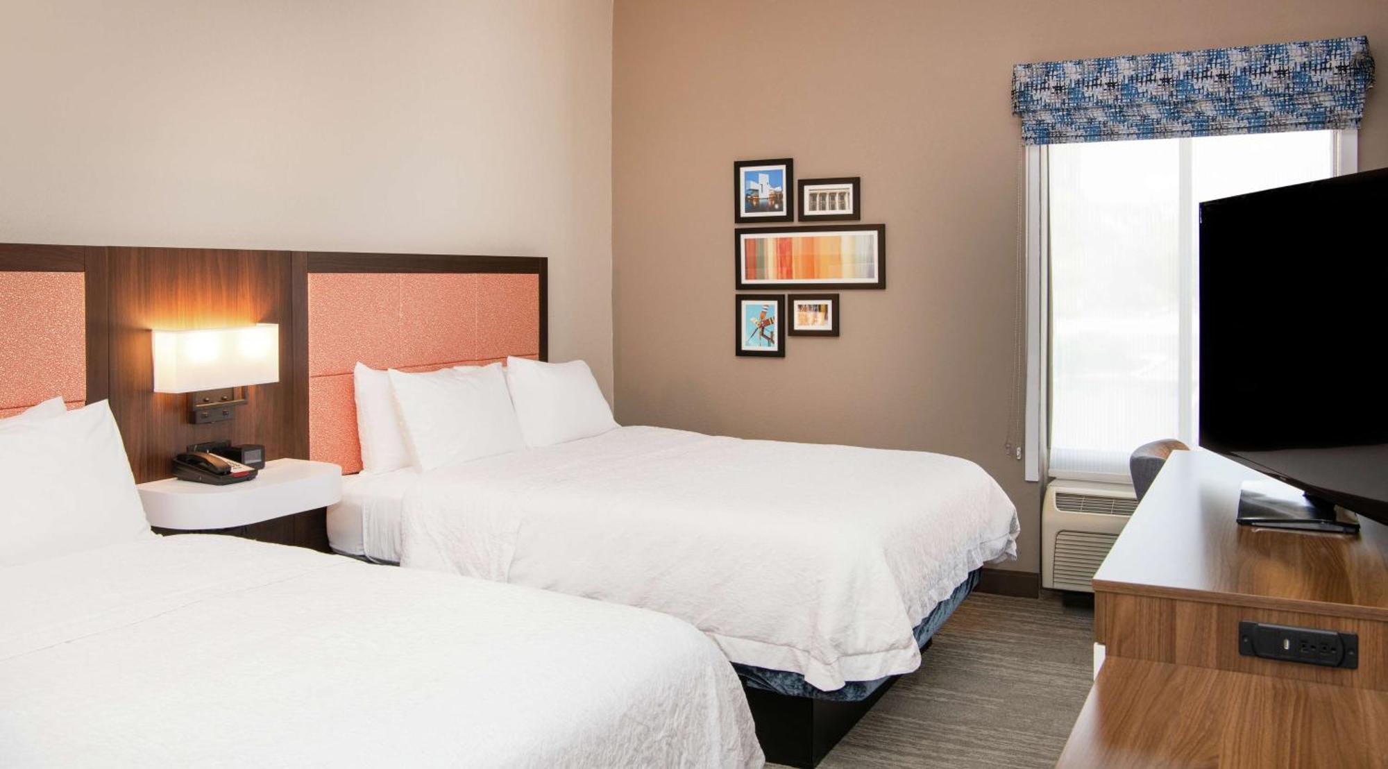 Hampton Inn Cleveland-Solon Exterior photo