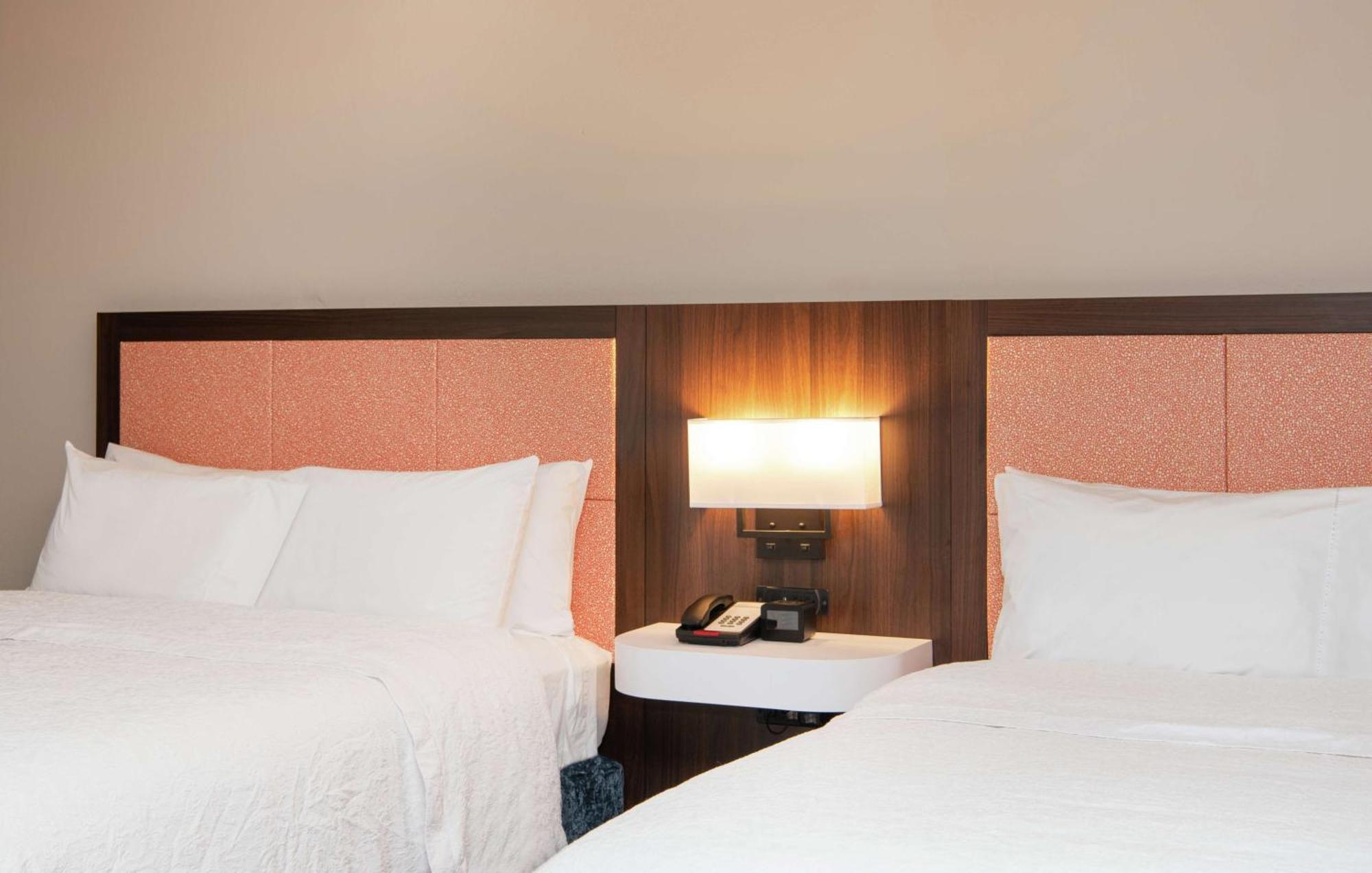 Hampton Inn Cleveland-Solon Exterior photo