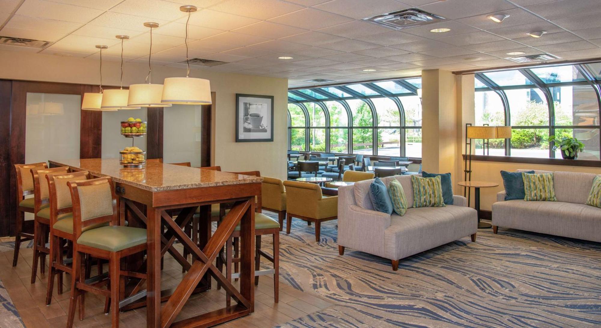 Hampton Inn Cleveland-Solon Exterior photo
