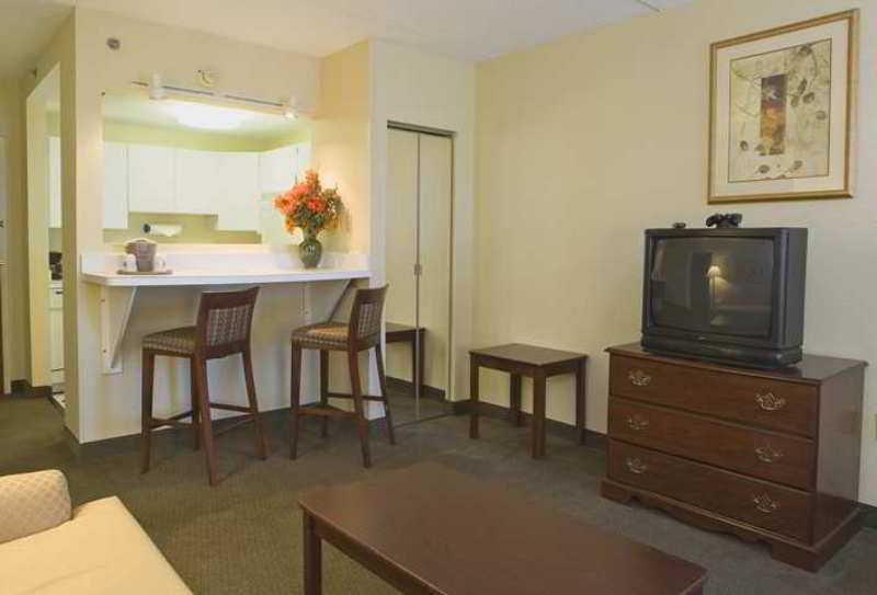 Hampton Inn Cleveland-Solon Room photo